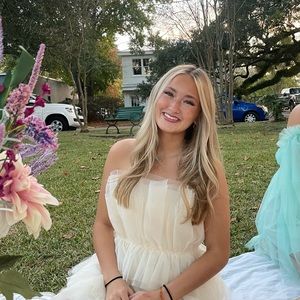 Meet your Posher, Alyssa